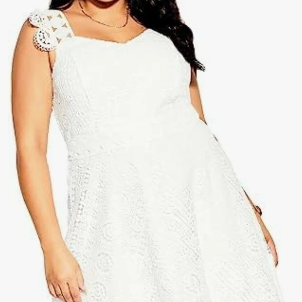 ✨ City Chic Dainty Lace Dress – Size 18M | NWT | Ivory ✨ - Picture 2 of 4